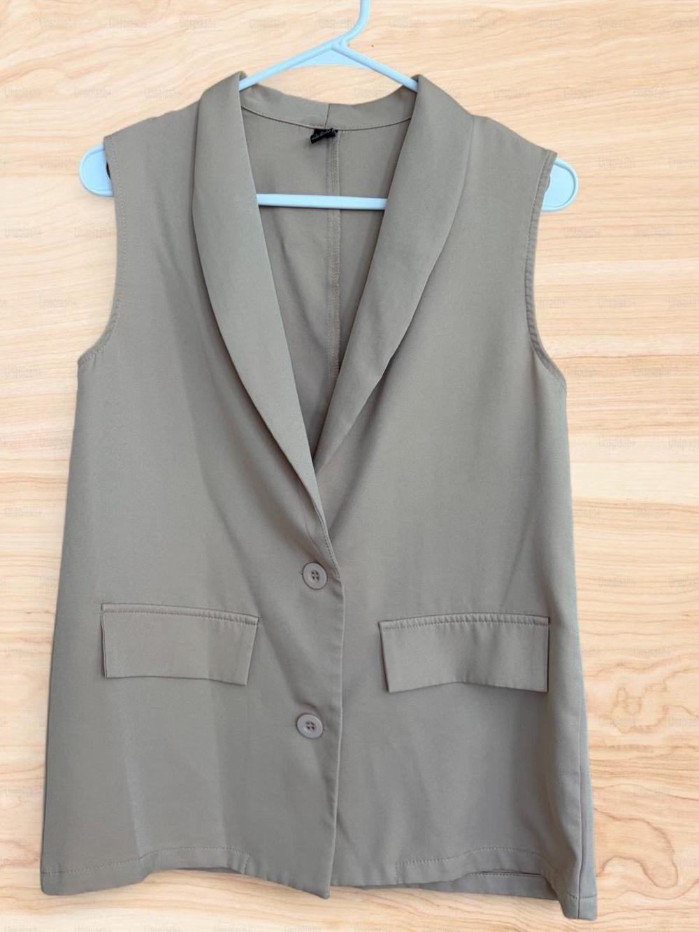 SHEIN Sleeveless Tailored Vest in Tan, small